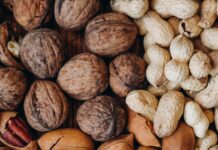 건강한 모발을 위한 영양 섭취 brown and beige nut lot