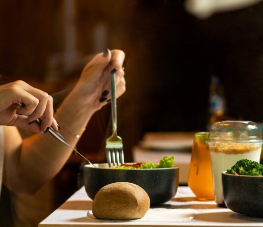건강한 다이어트의 핵심, 규칙적인 식습관과 운동의 중요성 person holding silver fork and knife