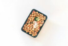 갱년기 증상 완화와 건강한 호르몬 관리를 위한 생활습관 brown and white food in blue plastic container