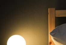 빛나는 피부를 위한 건강 습관, 일상 속에서 쉽게 실천해봐요 black digital alarm clock at 11 00