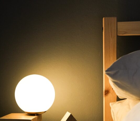 빛나는 피부를 위한 건강 습관, 일상 속에서 쉽게 실천해봐요 black digital alarm clock at 11 00